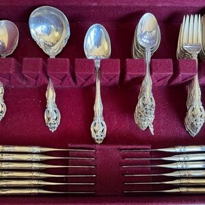 La Scala by Gorham Sterling Silver Flatware set for 9 settings. 62 Pieces